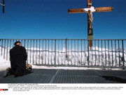 EXCLUSIF : ZERMATT : L'abbe Pierre au calme pendant ses vacances suisses.