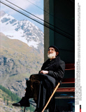 EXCLUSIF : ZERMATT : L'abbe Pierre au calme pendant ses vacances suisses.