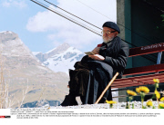 EXCLUSIF : ZERMATT : L'abbe Pierre au calme pendant ses vacances suisses.