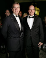 ALBERT II DE MONACO ET LE PRINCE ANDREW, DUC D'YORK,  SONT LES PARRAINS DE L'ASSOCIATION OUTWARD BOUND MONACO QUI ORGANISE DES STAGES EXPEDITION POUR ADOS : ILS ETAIENT TOUS DEUX A LA SOIREE DESTINEE A RECOLTER DES FONDS