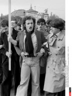 PARIS: Manif des etudiants anti-grevistes