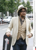 *EXCLUSIVE*ISSY-LES-MOULINEAUX : Sean Lennon on TV set