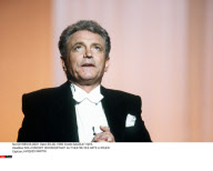 FRA<CONCERT DECONCERTANT AU THEATRE DES ARTS A ROUEN