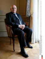 PARIS: Mikhail Gorbatchev Pdt fondateur de Green Cross a France 24