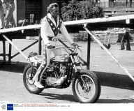 EVEL KNIEVEL  1975