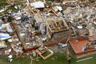 USA Deadly Storms Ravage Fla.