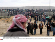 GAZA: Palestinians flood into Egypt after border blasts
