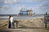Unique Chinese ship stranded on Holland beach
