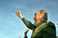 Fidel Castro and Nong Duc Manh at airport