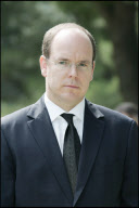 LE PRINCE ALBERT DE MONACO REND HOMMAGE À SA MÈRE À PEILLE, DONT GRACE DE MONACO ÉTAIT LA CITOYENNE D'HONNEUR