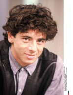 FRANCE : Patrick Bruel posant