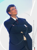 PARIS : Bill Gates