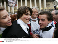 PARIS : Demonstration in support of Ingrid Betancourt