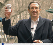 Starbucks CEO Howard Schultz launching his new coffee brew Pike Place Roast, Bryant Park, New York, America - 08 Apr 2008