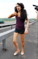 AMY WINEHOUSE STUCK ON THE M40