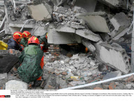 DUJIANGYAN: Earthquake hits a middle school