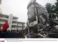 DUJIANGYAN: Earthquake hits a middle school