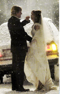 Here comes the bride... Actress JENNIFER ANISTON wearing a wedding dress on the set of 'Marley & Me'