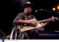 BO DIDDLEY IN CONCERT, DUBLIN, EIRE - 19 APR 2005