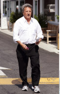 Actor DUSTIN HOFFMAN shopping at 'Country Mart' in Brentwood