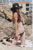 Acress PHOEBE PRICE enjoying the beach in Malibu