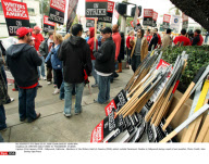 CA: WRITERS GUILD STRIKE AT PARAMOUNT STUDIOS