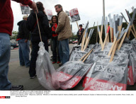 CA: WRITERS GUILD STRIKE AT PARAMOUNT STUDIOS