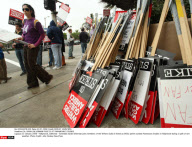 CA: SARAH SILVERMAN PICKETS AT PARAMOUNT STUDIOS