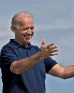 Democratic candidates pitch policies at Tom Harkin steak fry
