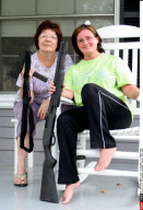 LA: NEW ORLEANS RESIDENTS PROTECT THEIR HOMES