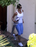 Jennifer Aniston in spandex leaves the gym!!!