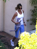 Jennifer Aniston in spandex leaves the gym!!!