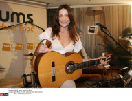 PARIS : show case Carla Bruni