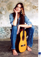 CARLA BRUNI, PARIS, FRANCE - DEC 2003