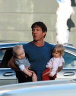 EXCLUSIVE Dennis Quaid with beautiful fully recovered twins!!!
