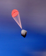 Chinese Spacecraft Shenzhou 7 Lands in North China