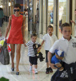 Super skinny Victoria Beckham hits the mall!!!