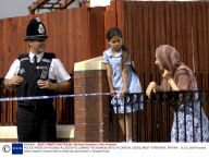 POLICE RAIDS ON HOUSES IN LEEDS FOLLOWING THE BOMB BLASTS IN LONDON, LEEDS, WEST YORKSHIRE, BRITAIN - 13 JUL 2005