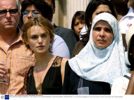TWO MINUTES SILENCE IN MEMORY OF THE VICTIMS OF THE LONDON BOMBINGS, TRAFALGAR SQUARE, LONDON, BRITAIN - 14 JUL 2005