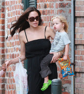 Angelina Jolie, Shiloh Jolie-Pitt, Maddox Jolie-Pitt, Pax Jolie-Pitt