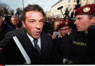 VIENNA:DELIVERY OF THE GOVERNMENT PROJECT TO THE OVP & FPO CHANCERY.