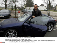 AUSTRIA/KLAGENFURT:Joerg Haider votes