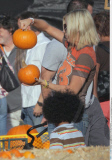 Actress TORI SPELLING and hubby DEAN MCDERMOTT at the pumpkin patch
