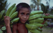 CHILD, PLANTAINS, UPOLU ISLAND, SAMOA WESTERN, POLYNESIA