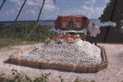 GRAVE, CAPITAL NUKU ALOFA, TONGATAPU GROUP, TONGA, POLYNESIA