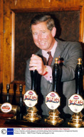 Prince Charles unveils plaque commemorating three hundred years of Shepherd Neame Brewery, Britain - 1998