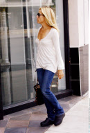 Country singer SHERYL CROW getting scary skinny
