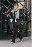 Actress KEIRA KNIGHTLEY grabs a coffee & pasty in her baggy sweats