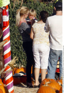 Pop star BRITNEY SPEARS comforts crying JAYDEN at pumpkin patch