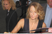 Lesbian actress JODIE FOSTER wearing a commitment ring?